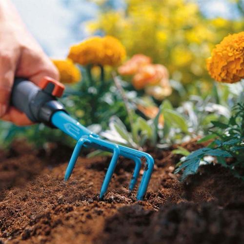 Dụng cụ cào đất mini Gardena 08923-20