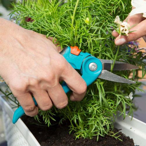 Kéo cắt cành làm vườn mũi thẳng Gardena 08707-20