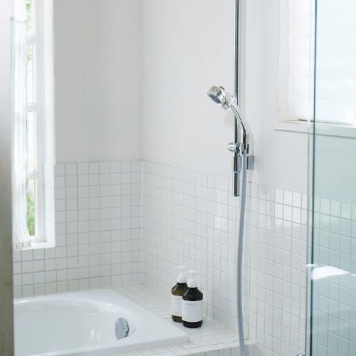 Vòi sen tắm mạ có nút dừng kết hợp công nghệ trộn khí Takagi (JSB022BM)