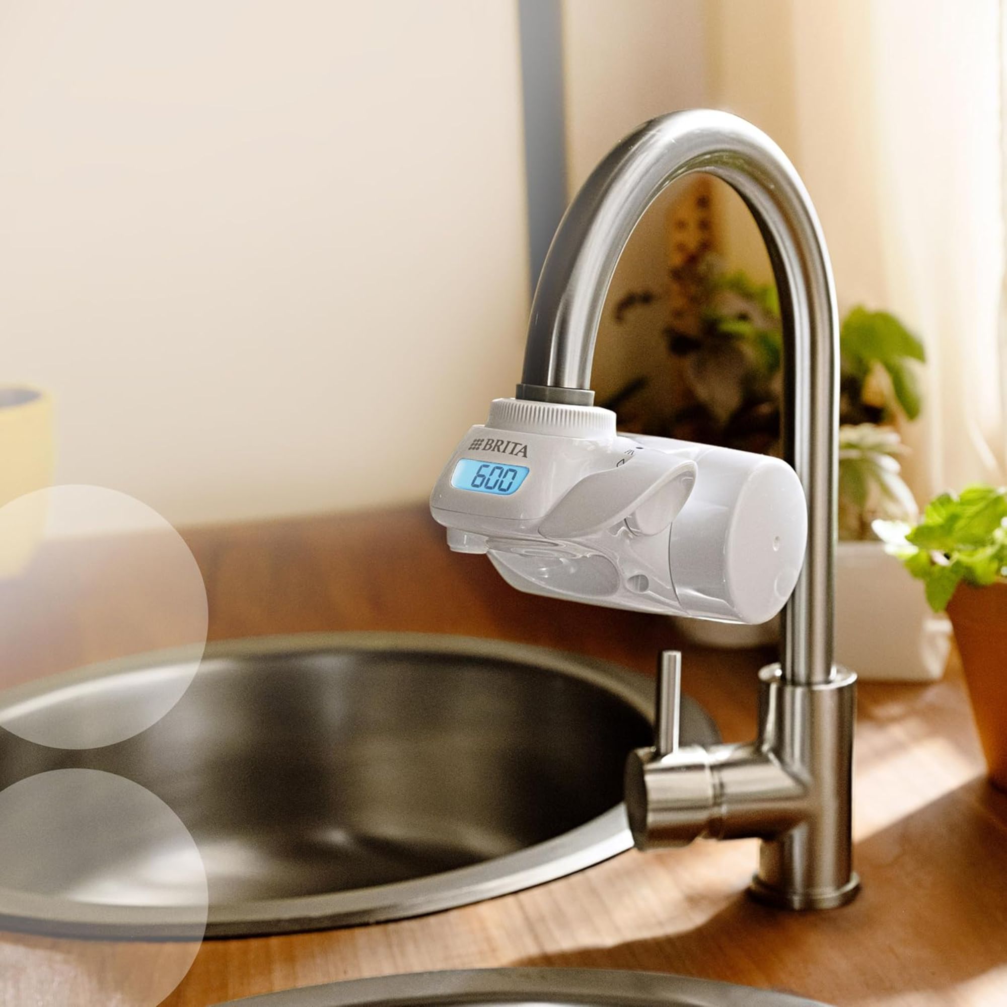 MÁY LỌC NƯỚC TẠI VÒI BRITA ON TAP PRO V-MF TẶNG KÈM 1 LÕI LỌC DỰ PHÒNG