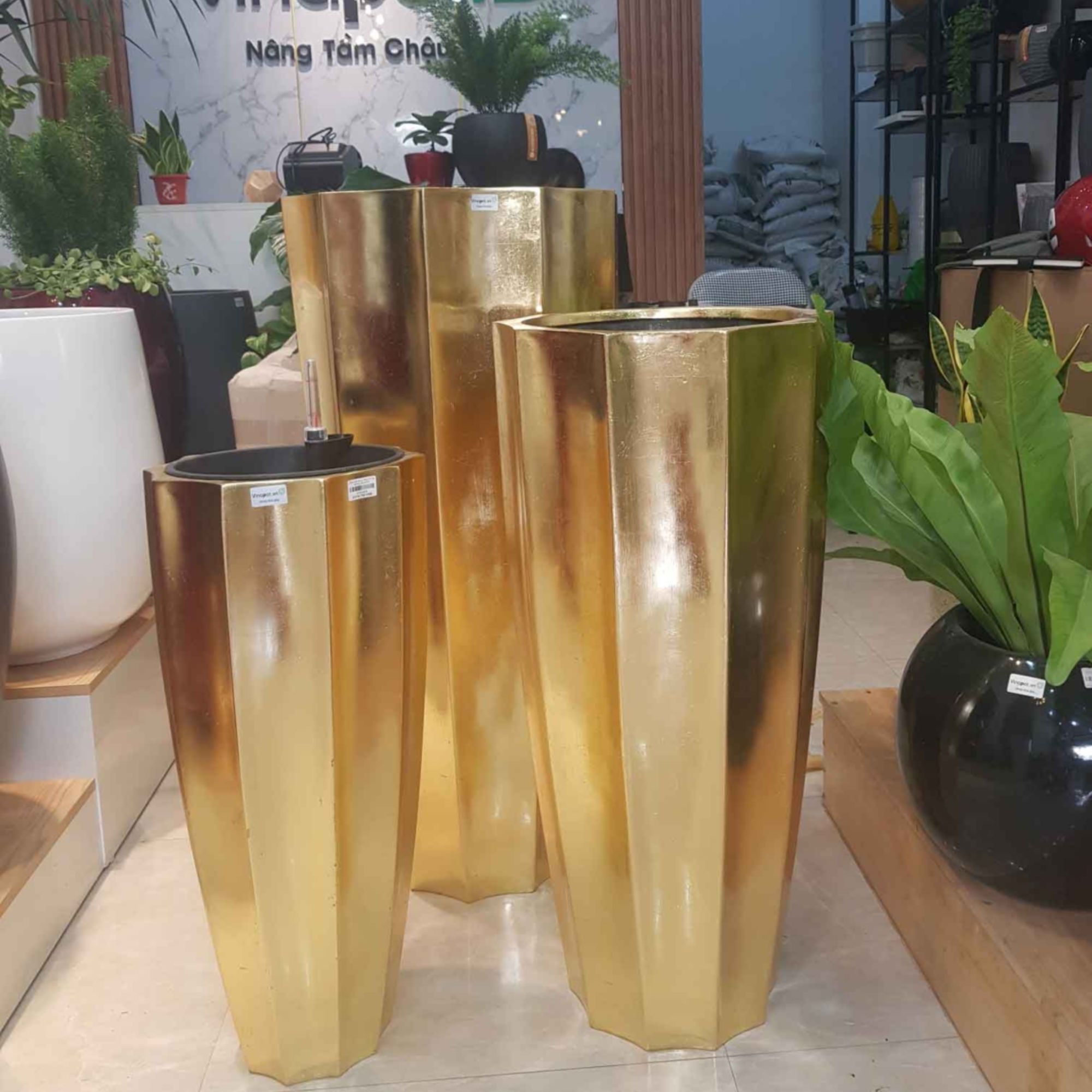 Chậu composite tự dưỡng Garnet Gold 70