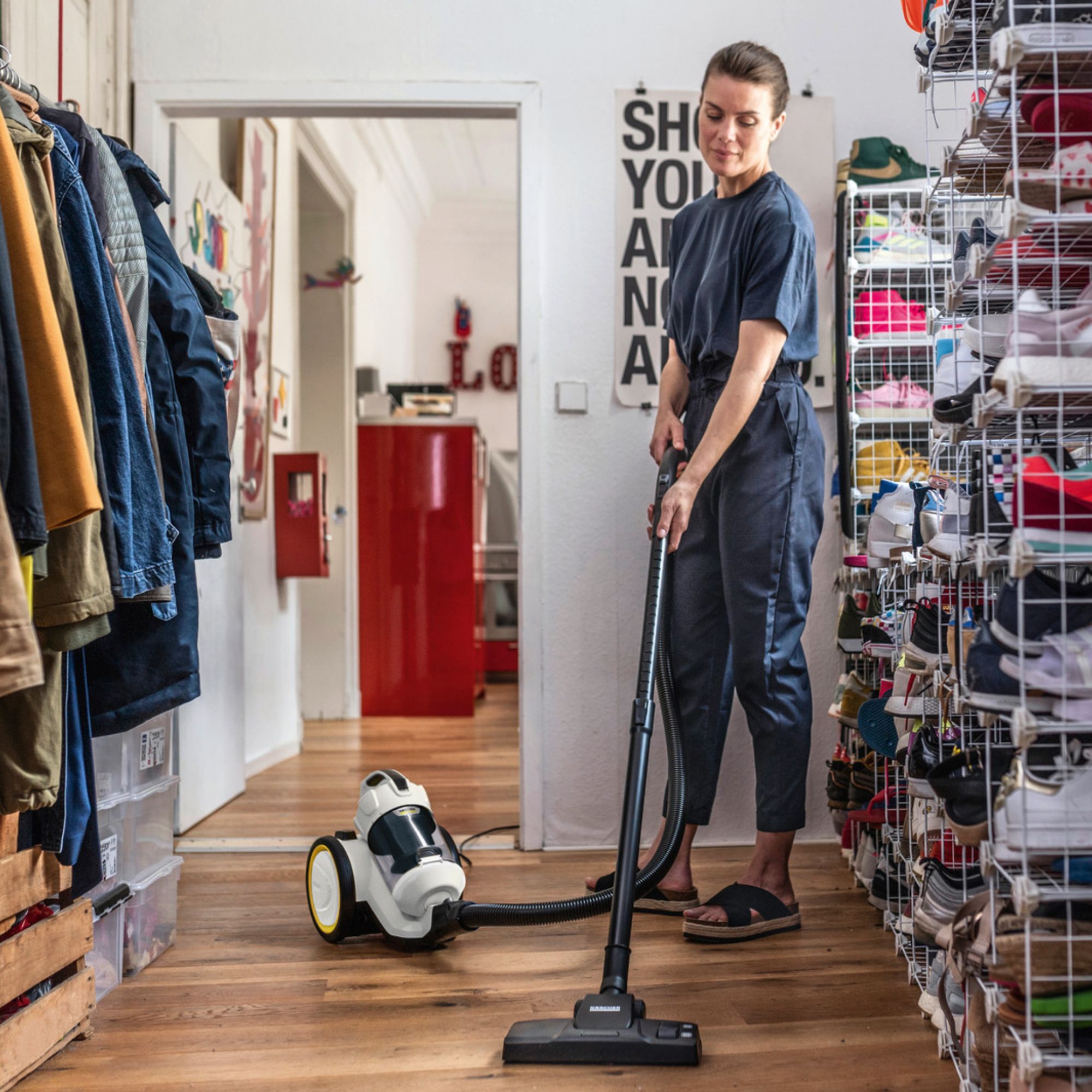 Máy hút bụi gia đình không túi lọc VC3 Plus White - 1 198-050 0