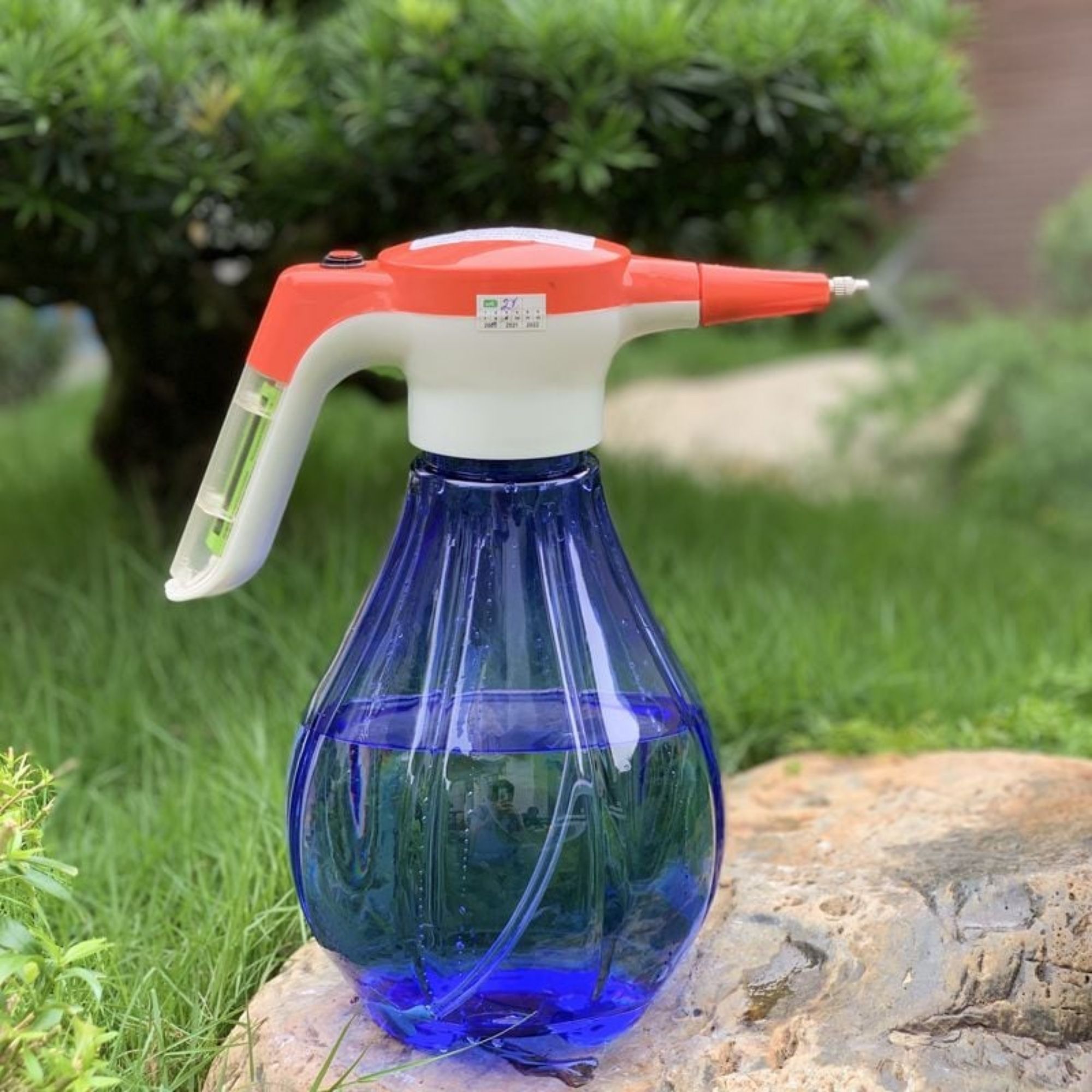 Bình bơm điện tưới cây tự động phun sương BMC 3L