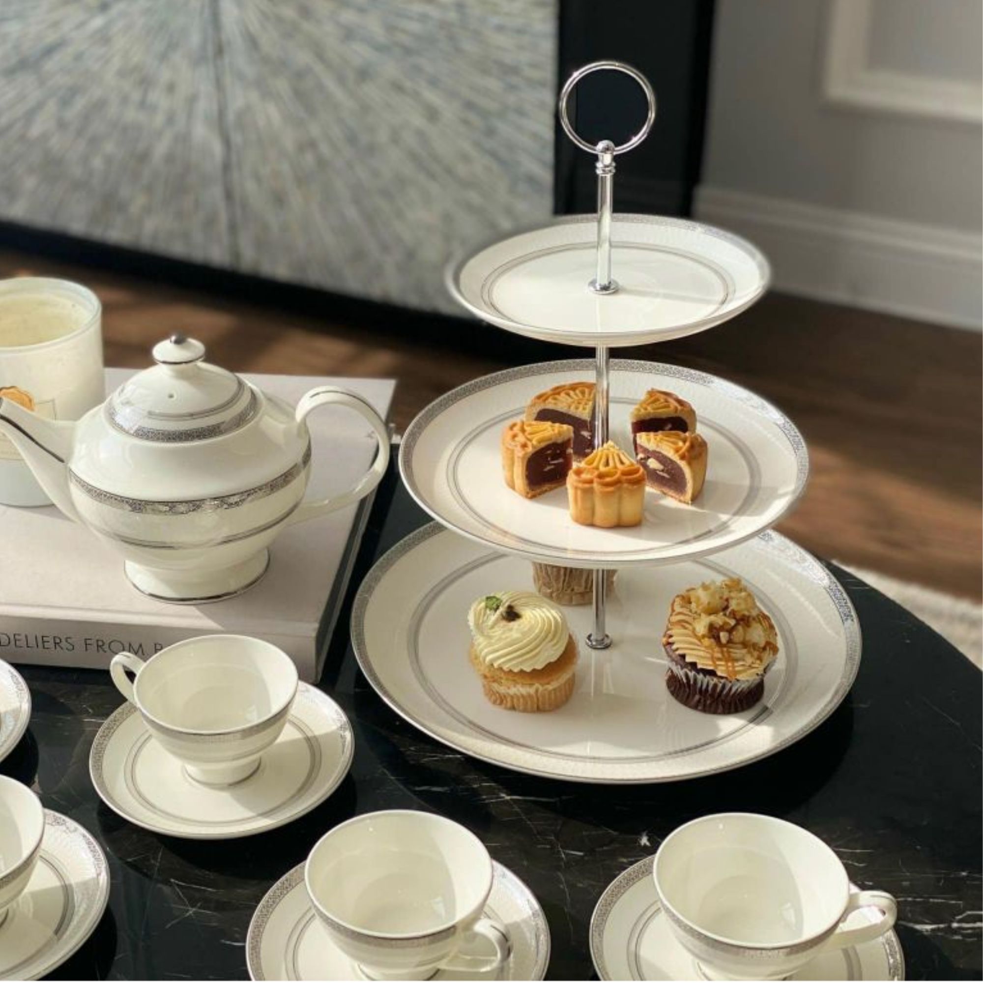 Kệ bánh hoàng gia viền bạc Imperial thiết kế đậm nét châu Âu