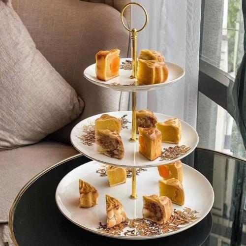 Kệ bánh trà sứ xương châu Âu Imperial hoa cúc