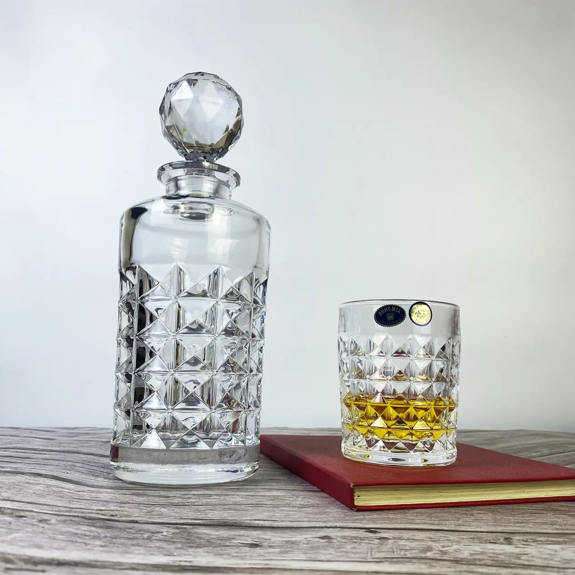 Bộ bình rượu Bohemia Diamond (Dòng kim cương- Đỉnh cao của pha lê cao cấp)