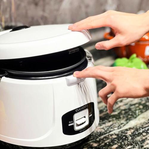 Nồi Cơm Cơ Cuckoo CR-1055B 1 8L Chính Hãng Công Nghệ 3D Chống Dính Tốt
