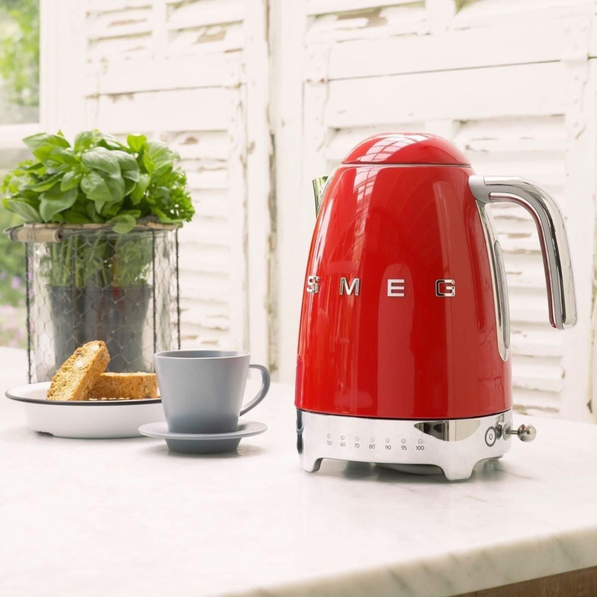 Ấm Siêu Tốc SMEG KLF04 1 7L - Hiệu Suất Vượt Trội Cùng Công Nghệ Kiểm Soát Nhiệt Độ Chính Xác