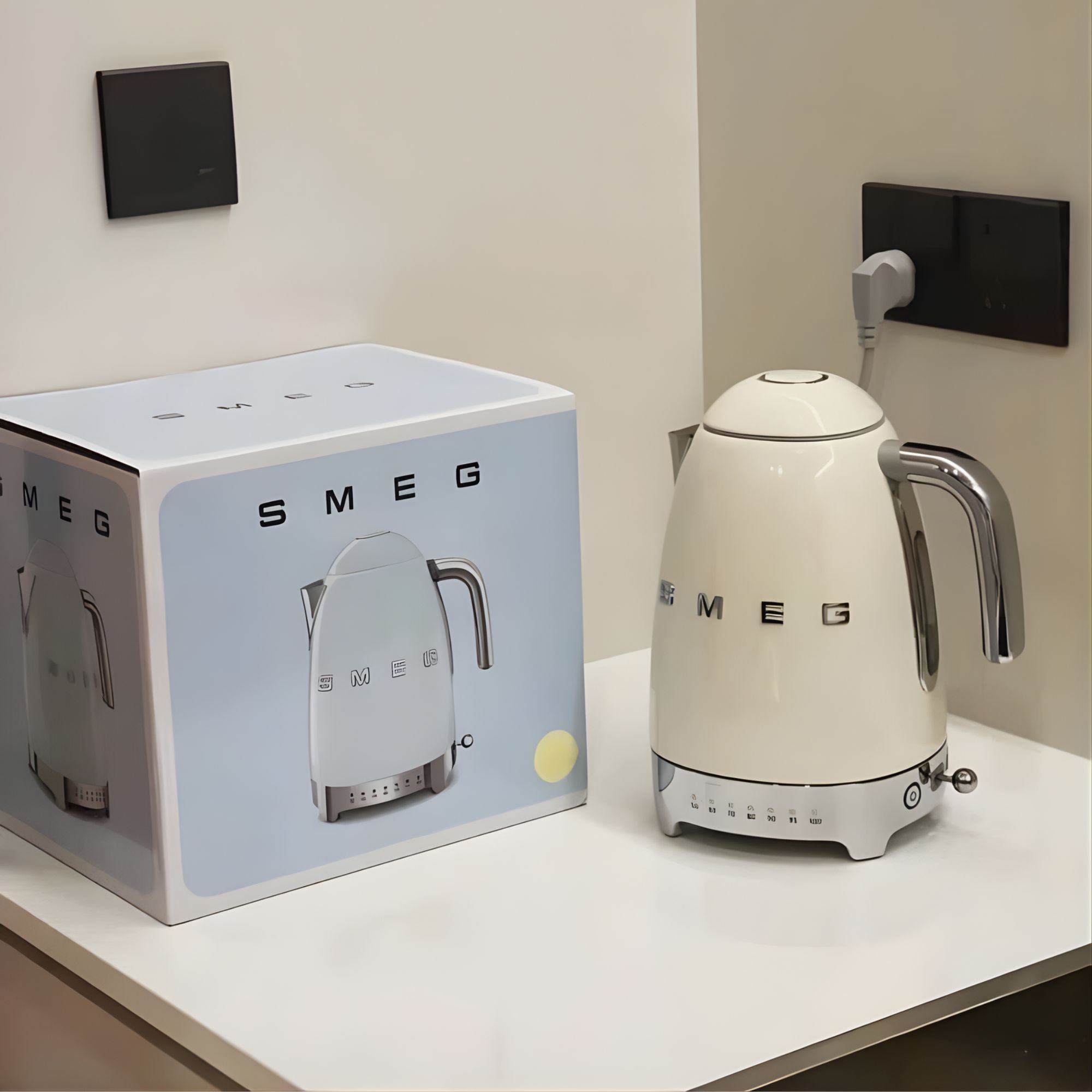 Ấm Siêu Tốc SMEG KLF04 1 7L - Hiệu Suất Vượt Trội Cùng Công Nghệ Kiểm Soát Nhiệt Độ Chính Xác