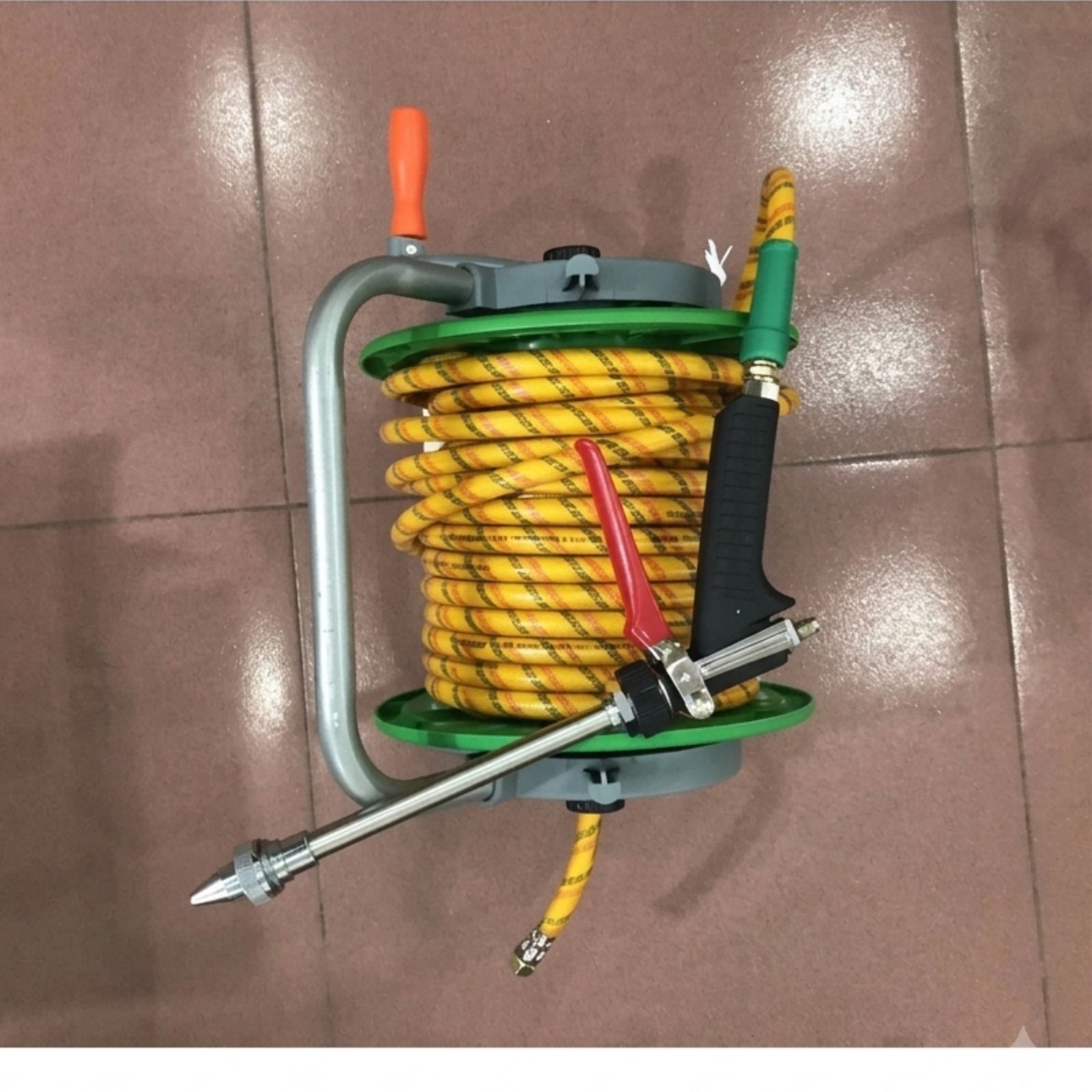 Rulo Cuộn Ống Nước AquaMate HR-415 - Điểm Nhấn Tinh Tế Cho Khu Vườn Hiện Đại